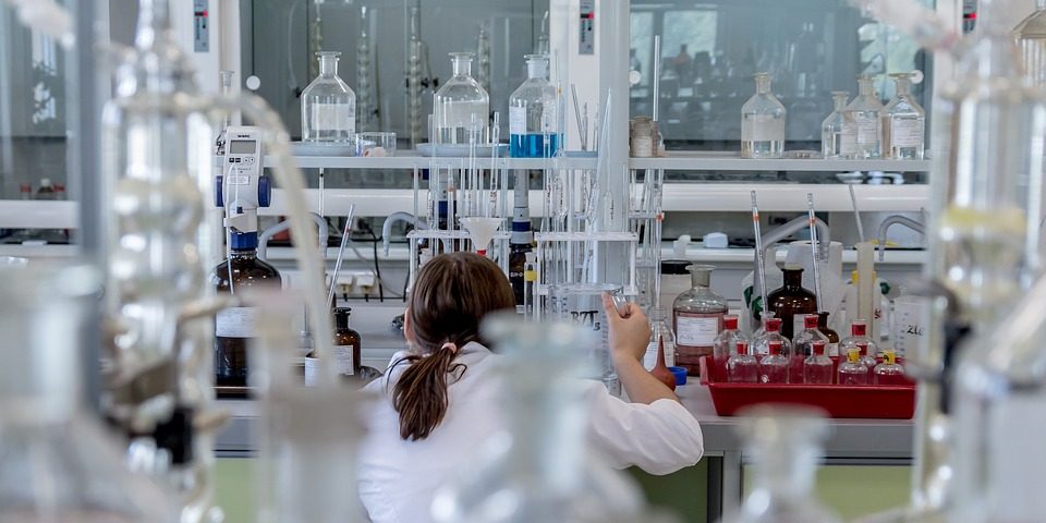 laboratory-2815640_960_720